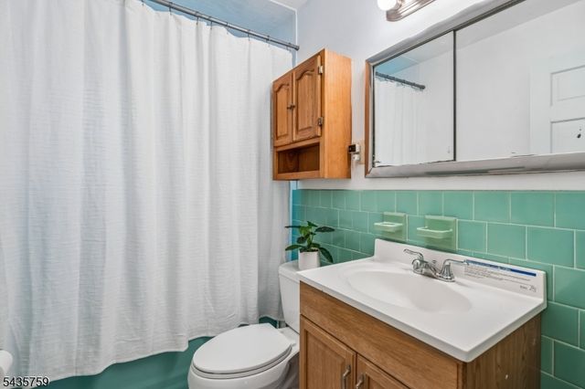 10 Whitman St, Bloomfield Twp., NJ 07003