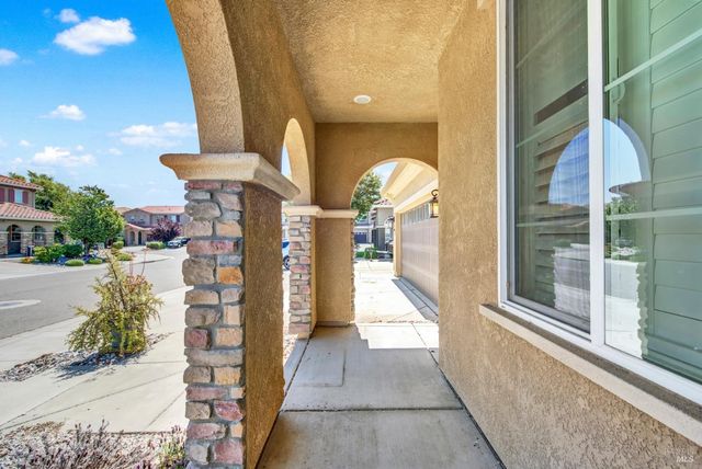 373 Anchorage Dr, Vacaville, CA 95687