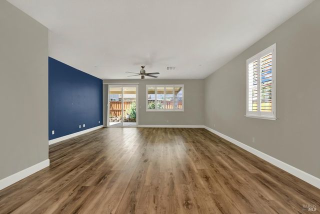 373 Anchorage Dr, Vacaville, CA 95687