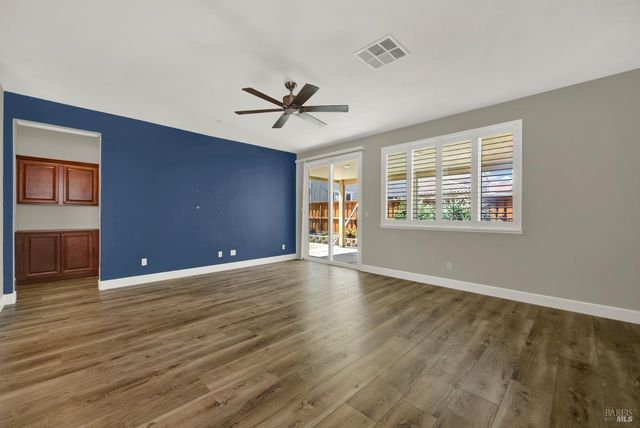 373 Anchorage Dr, Vacaville, CA 95687
