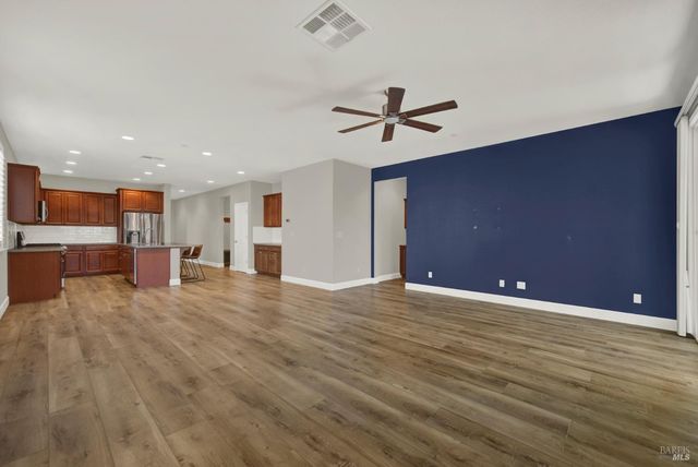373 Anchorage Dr, Vacaville, CA 95687