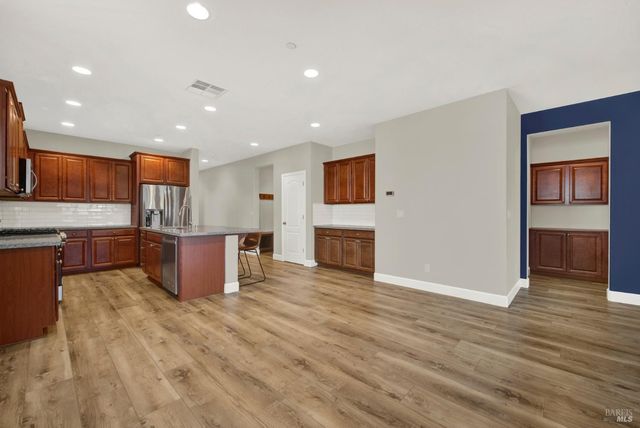 373 Anchorage Dr, Vacaville, CA 95687