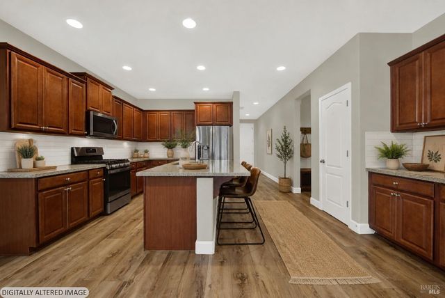 373 Anchorage Dr, Vacaville, CA 95687