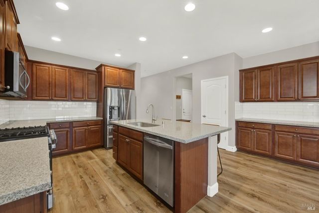373 Anchorage Dr, Vacaville, CA 95687