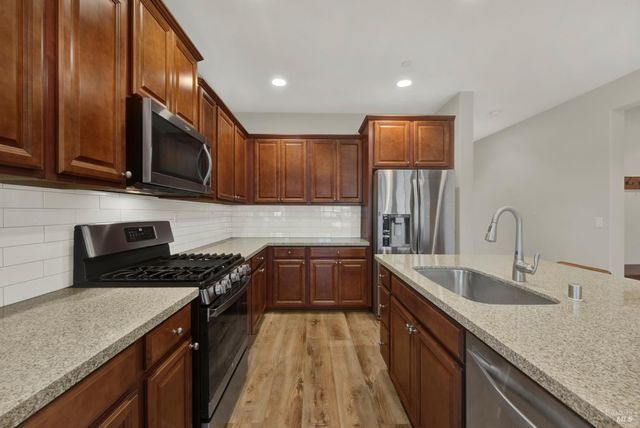 373 Anchorage Dr, Vacaville, CA 95687