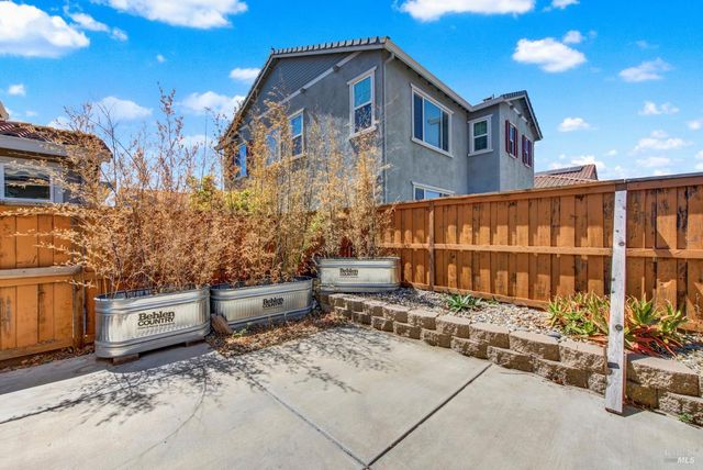 373 Anchorage Dr, Vacaville, CA 95687