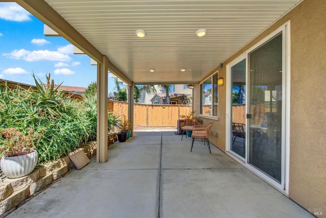 373 Anchorage Dr, Vacaville, CA 95687