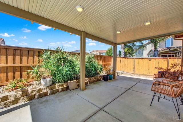 373 Anchorage Dr, Vacaville, CA 95687