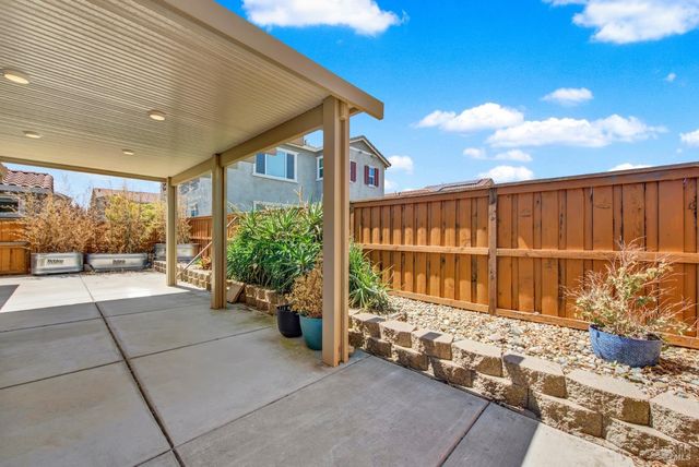 373 Anchorage Dr, Vacaville, CA 95687