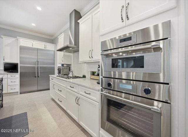 4 SUMMER Court, Jacksonville Beach, FL 32250