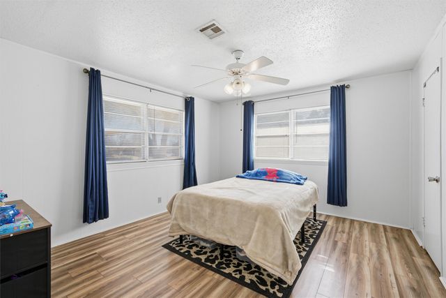 905 W Elizabeth Drive, Robinson, TX 76706