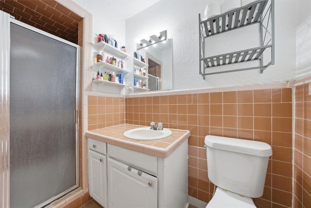 905 W Elizabeth Drive, Robinson, TX 76706