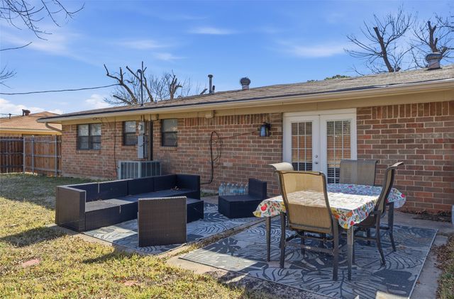 905 W Elizabeth Drive, Robinson, TX 76706