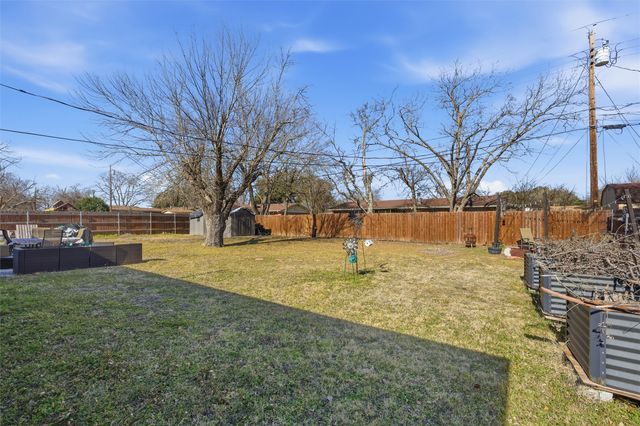 905 W Elizabeth Drive, Robinson, TX 76706