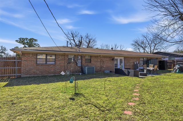 905 W Elizabeth Drive, Robinson, TX 76706