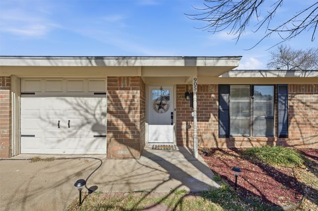 905 W Elizabeth Drive, Robinson, TX 76706