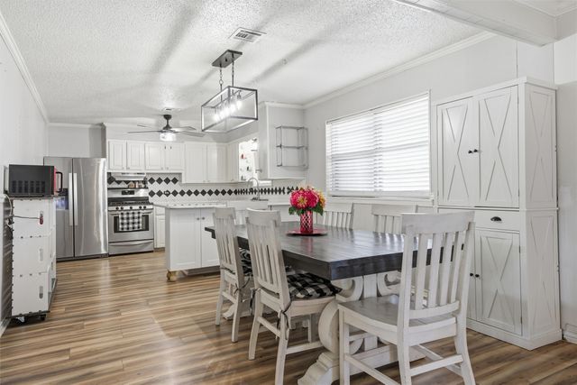 905 W Elizabeth Drive, Robinson, TX 76706