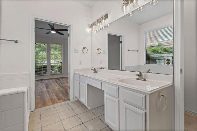 1307 Laurel Glen BLVD, Leander, TX 78641