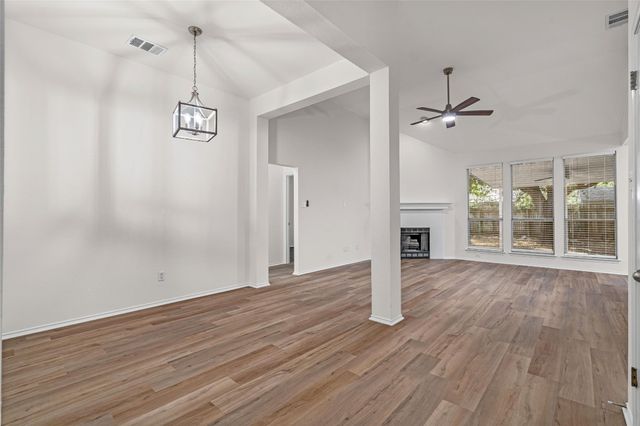 1307 Laurel Glen BLVD, Leander, TX 78641