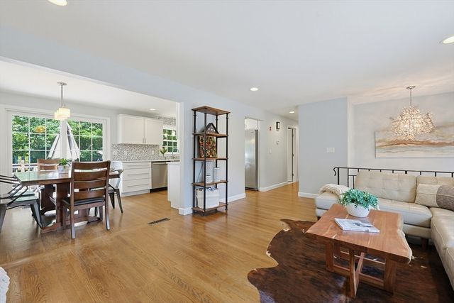 96 Glenfield Rd, North Attleboro, MA 02760