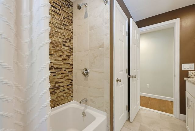 96 Glenfield Rd, North Attleboro, MA 02760