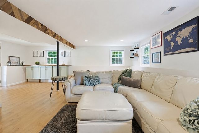 96 Glenfield Rd, North Attleboro, MA 02760