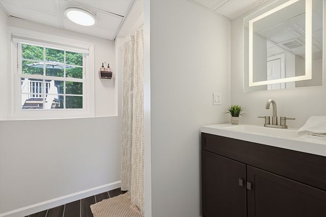 96 Glenfield Rd, North Attleboro, MA 02760
