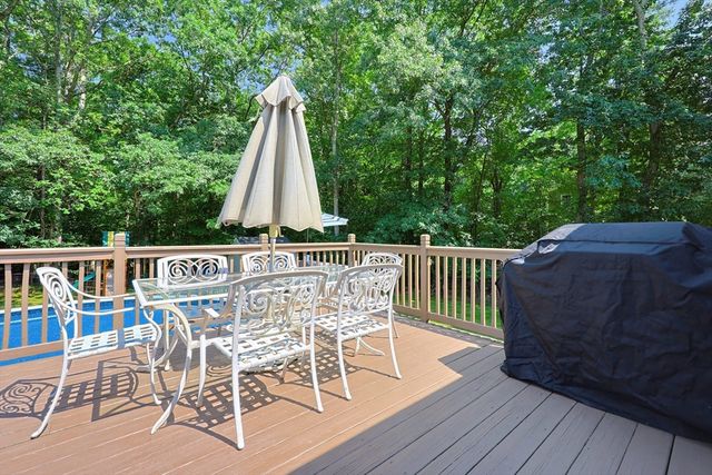 96 Glenfield Rd, North Attleboro, MA 02760