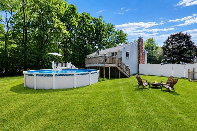 96 Glenfield Rd, North Attleboro, MA 02760