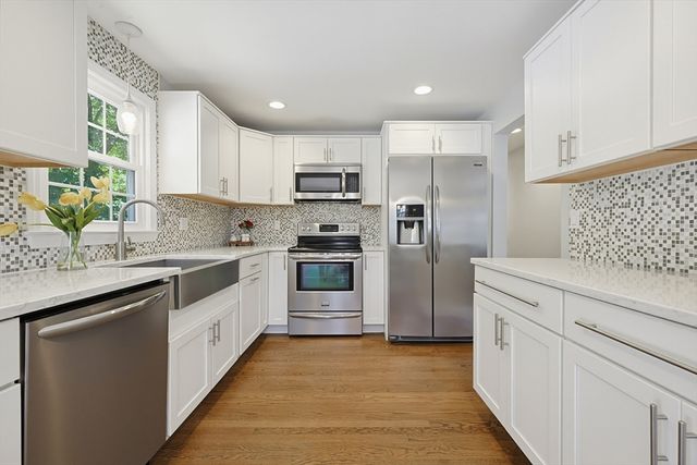 96 Glenfield Rd, North Attleboro, MA 02760