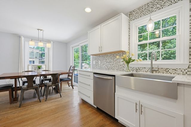 96 Glenfield Rd, North Attleboro, MA 02760