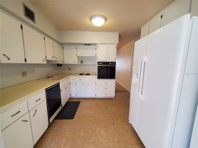 2461 RHODESIAN DRIVE 19, Clearwater, FL 33763