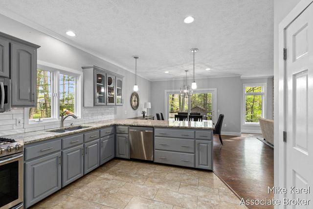 7316 Tylerwood Court, Hudsonville, MI 49426