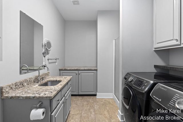 7316 Tylerwood Court, Hudsonville, MI 49426