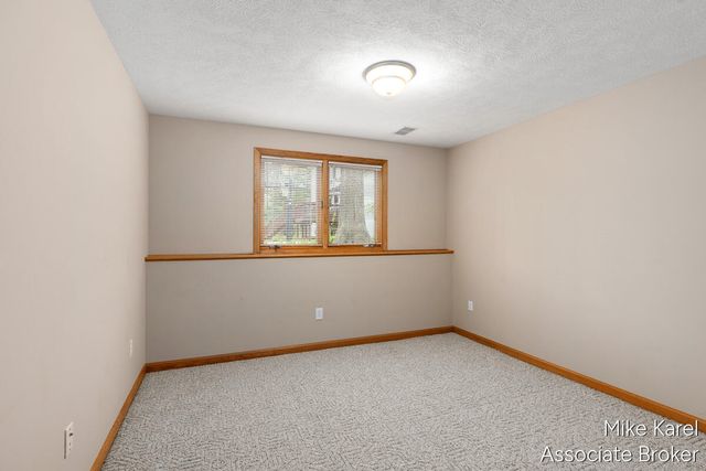 7316 Tylerwood Court, Hudsonville, MI 49426