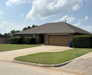 425 W Crooked Branch Way, Mustang, OK 73064