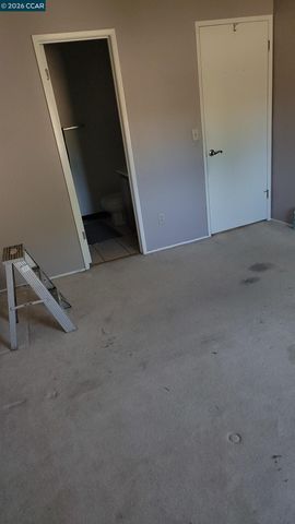 2 Tarn Ct, Hercules, CA 94547