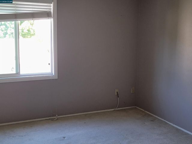 2 Tarn Ct, Hercules, CA 94547