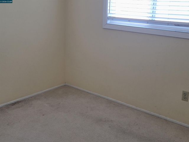 2 Tarn Ct, Hercules, CA 94547