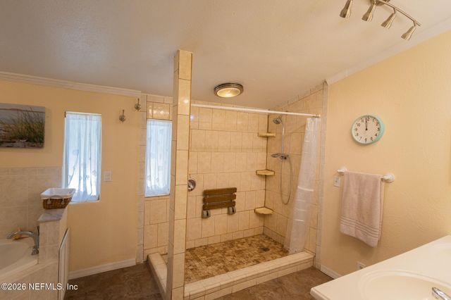 185 KINGFISH Road, Pomona Park, FL 32181