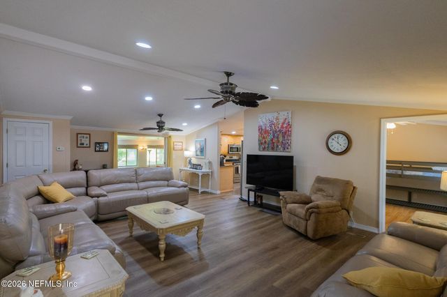 185 KINGFISH Road, Pomona Park, FL 32181