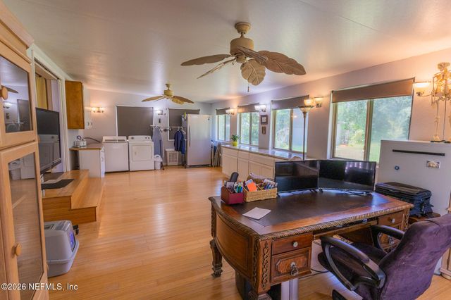 185 KINGFISH Road, Pomona Park, FL 32181