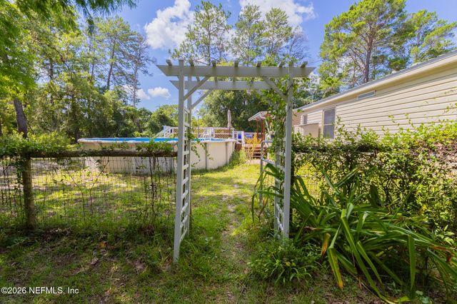185 KINGFISH Road, Pomona Park, FL 32181