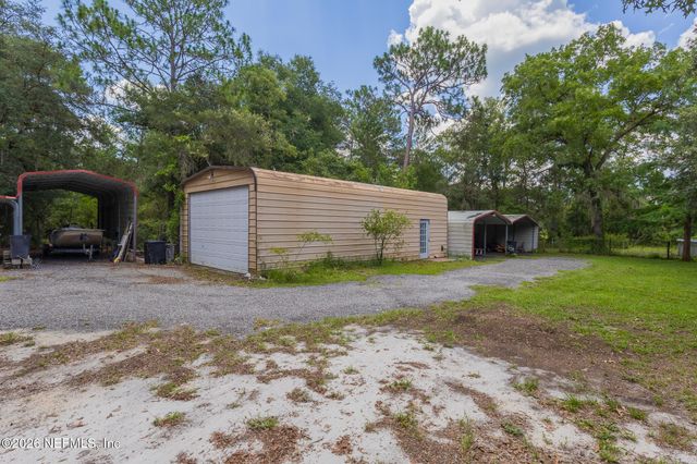 185 KINGFISH Road, Pomona Park, FL 32181