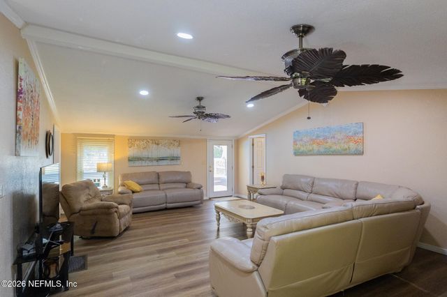 185 KINGFISH Road, Pomona Park, FL 32181
