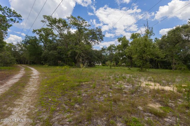 185 KINGFISH Road, Pomona Park, FL 32181