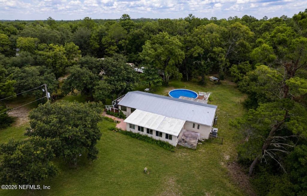 185 KINGFISH Road, Pomona Park, FL 32181