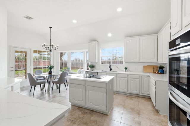 833 Tealwood Circle, Flower Mound, TX 75028