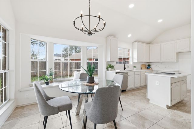 833 Tealwood Circle, Flower Mound, TX 75028