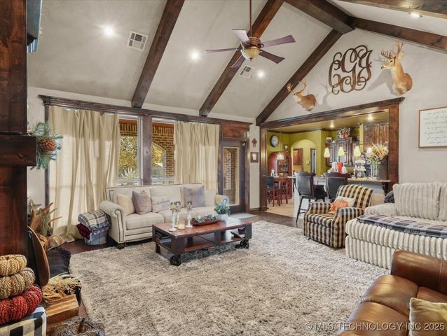 555 White Chimney, Stuart, OK 74570